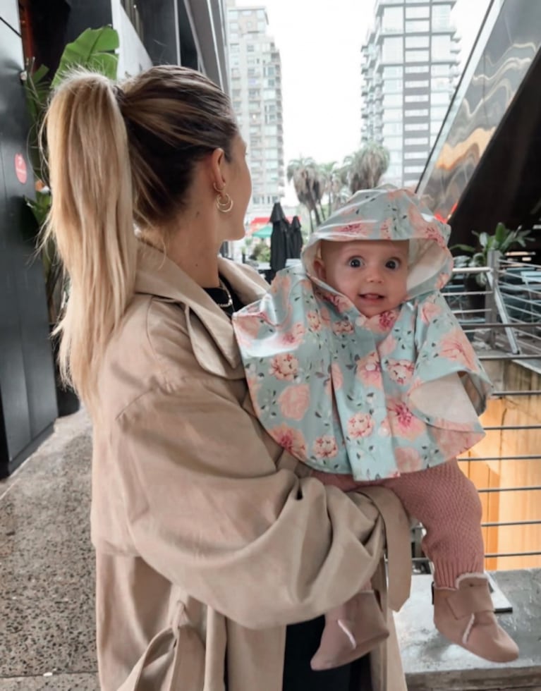 Vita, la hija de Cande Ruggeri, estrenó un tierno look para los días de lluvia