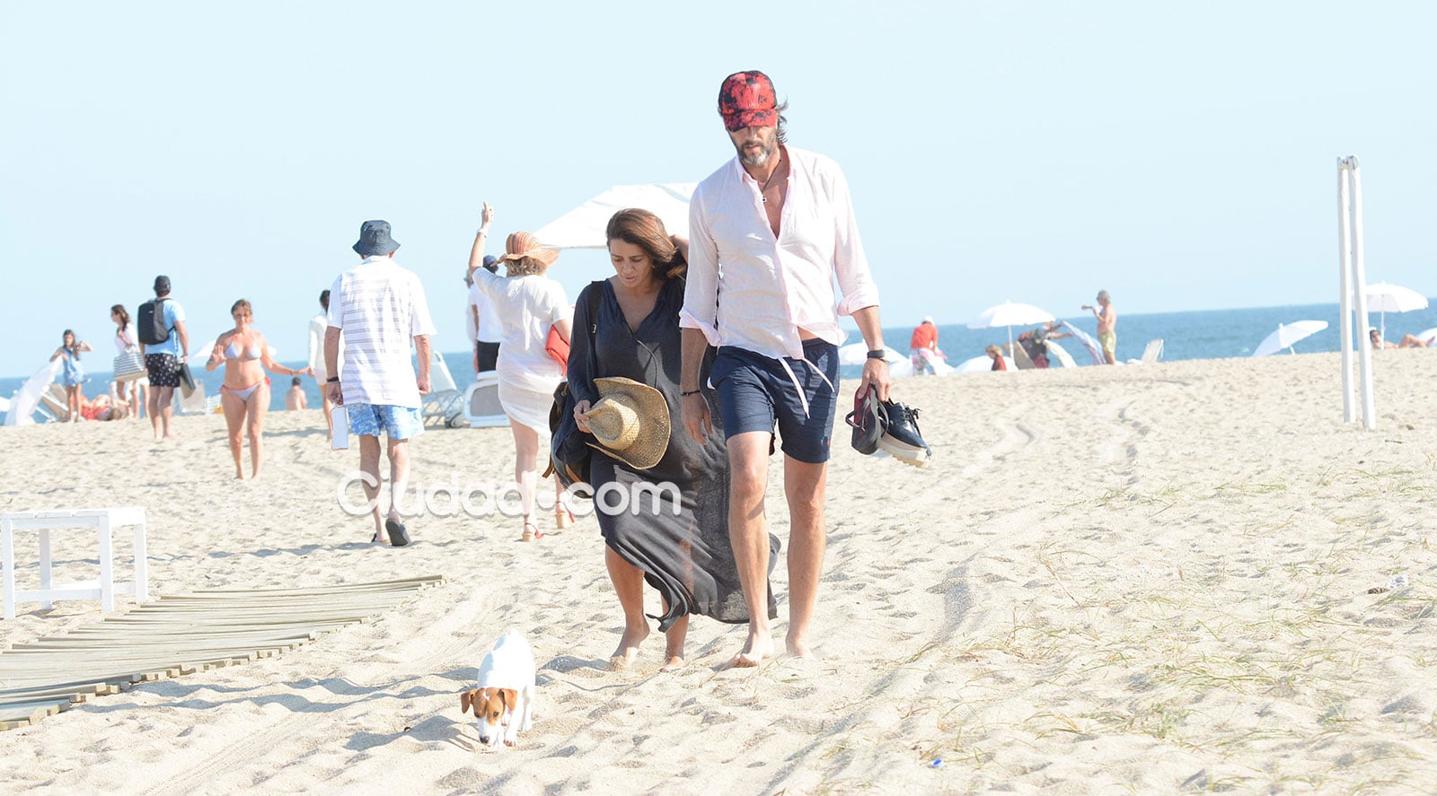 Vito Rodríguez y Eduardo Celasco, embarazados en Punta del Este. (Foto GM Press - Ciudad.com)