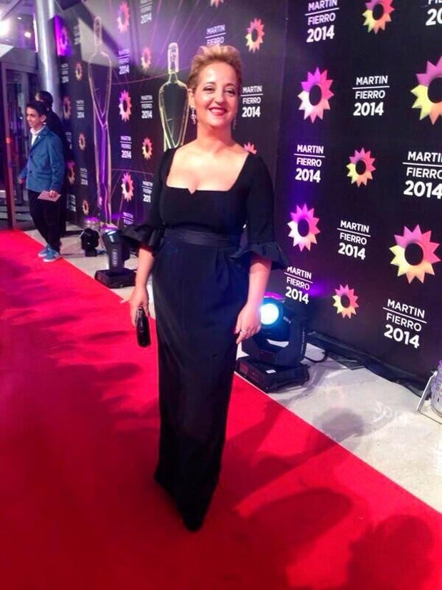 Vivian El Jaber, actriz de Guapas, con un bello vestido negro. (Foto: Twitter)