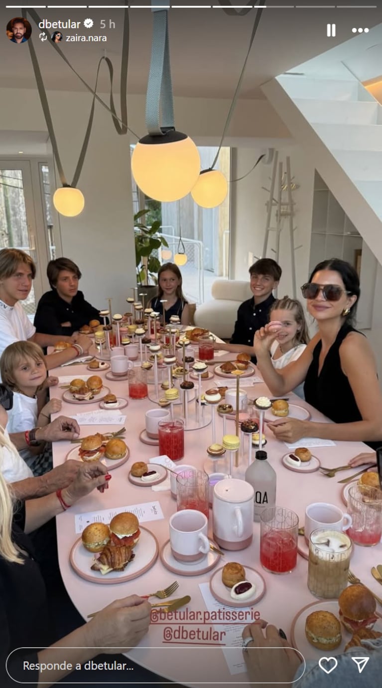 Wanda celebró su cumpleaños familia en la pastelería de Damián.