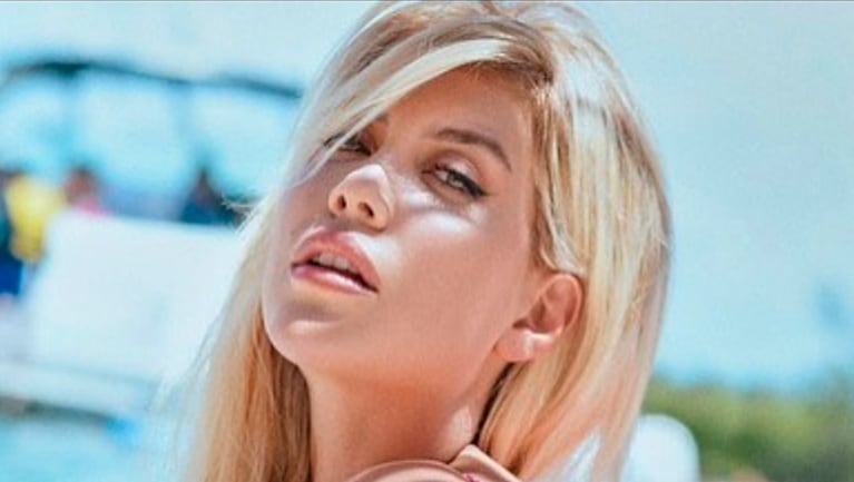 Wanda Nara compartió estas sensuales fotos con pícara aclaración tras contar que está soltera.