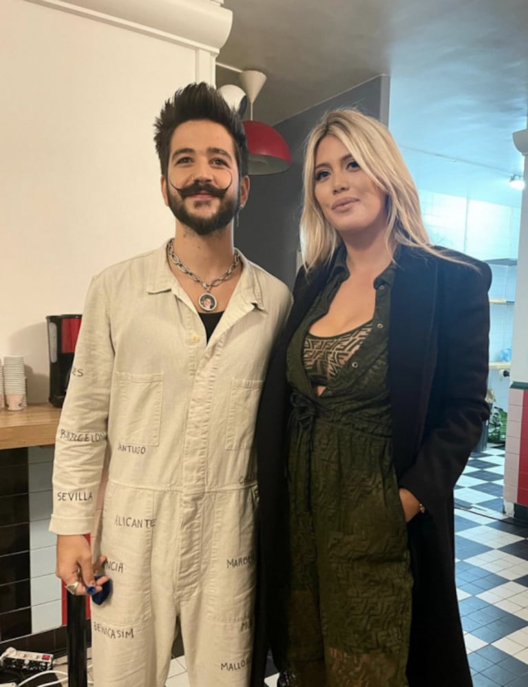 Wanda Nara compartió las fotos del tierno encuentro de sus hijas con Camilo tras su show: "Nunca olvidarán la visita en el camarín"