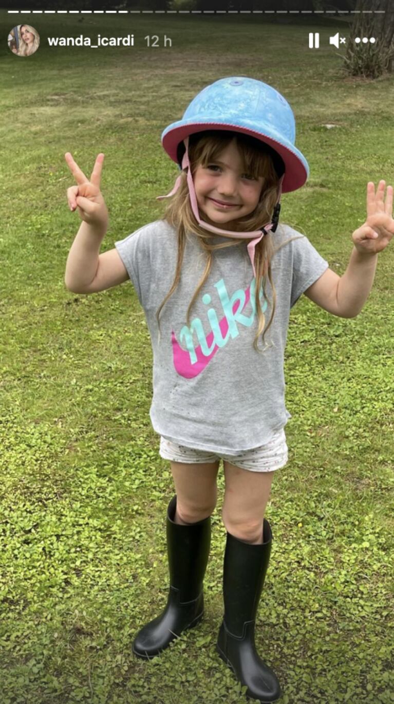 Wanda Nara compartió las fotos más lindas de su hija Isabella con su caballo poni: "Tardes de verano"