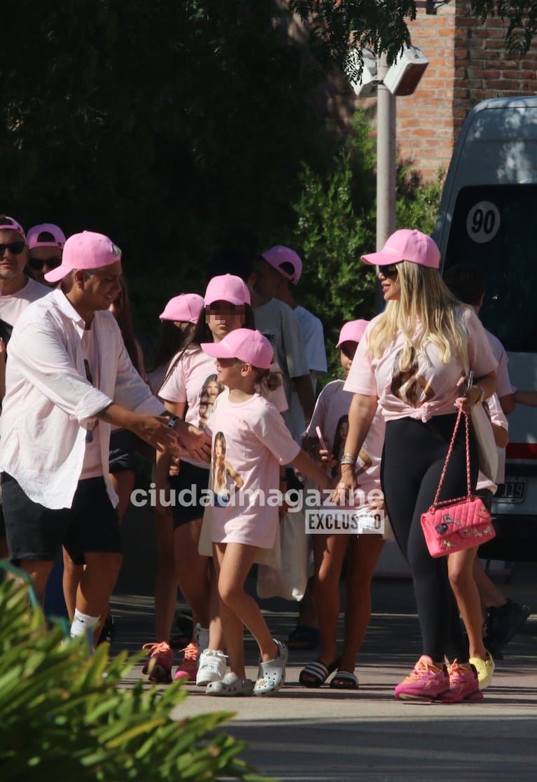 Wanda Nara de festejo en un parque de diversiones de Tigre. (Foto: Movilpress)