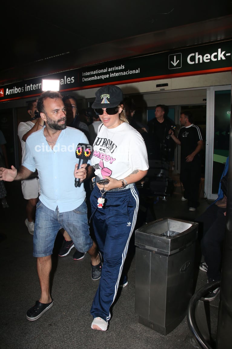 Wanda Nara fue a recibir a sus hijos y a Maxi López a Ezeiza.