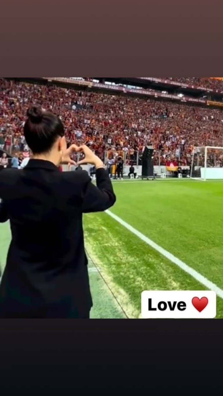 Wanda Nara fue ovacionada en el estadio del Galatasaray por 40 mil personas: "Que te mejores pronto"