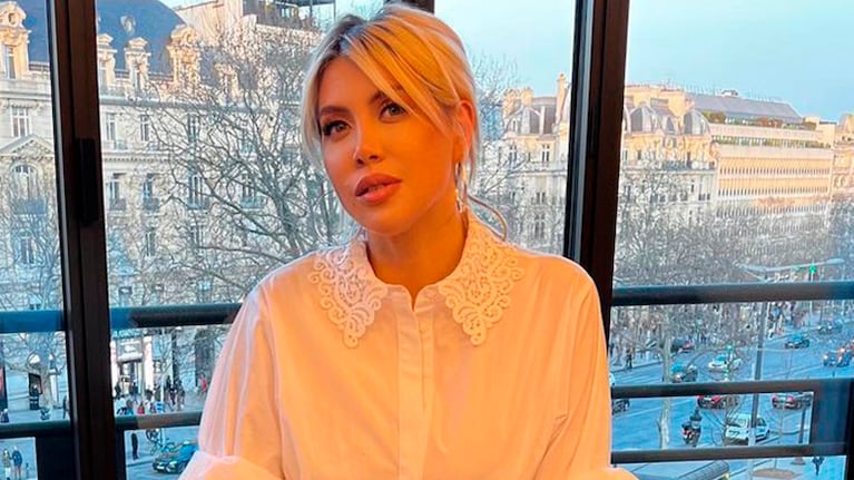 Wanda Nara impactó con su look en la tienda de Louis Vuitton