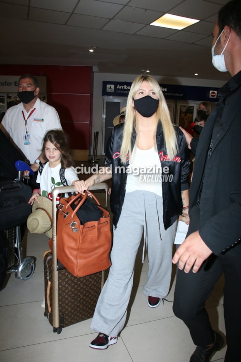 Wanda Nara llegó a la Argentina junto a sus hijos y sin Mauro Icardi, tras el escándalo con la China Suárez