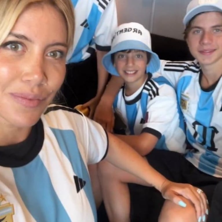 Wanda Nara llegó a Qatar con sus hijos para alentar a la Selección en la final: el video