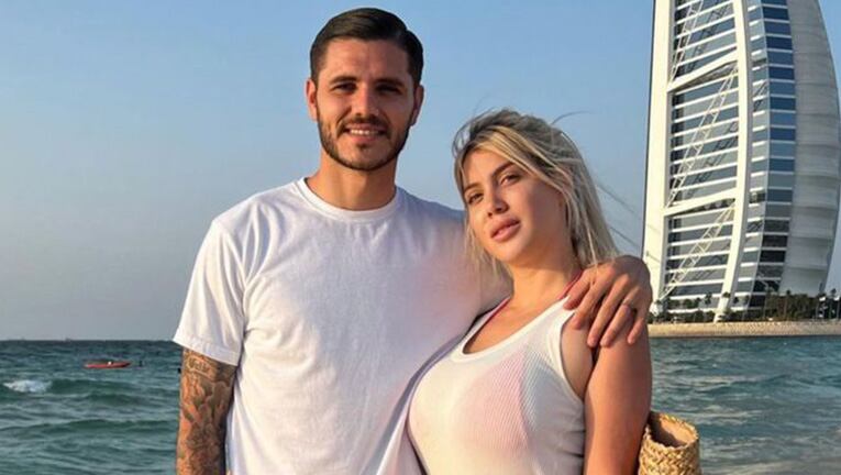 Wanda Nara mostró su romántica cena de aniversario en la playa con Mauro Icardi.