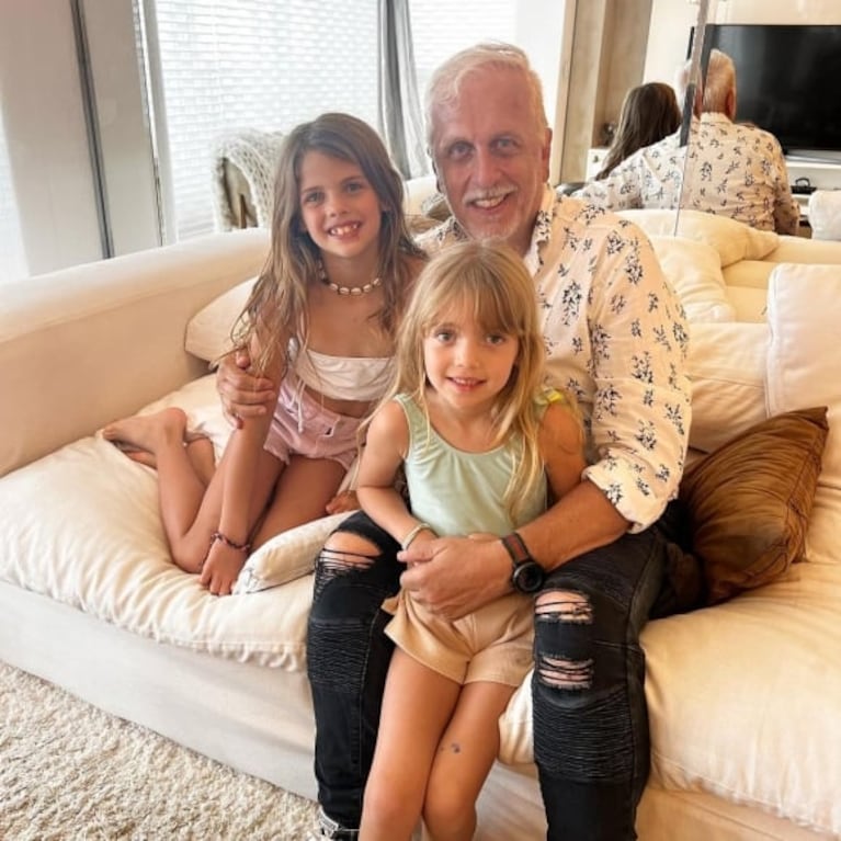 Wanda Nara se reencontró con su papá Andrés y posaron para una foto familiar: "Mis amores"