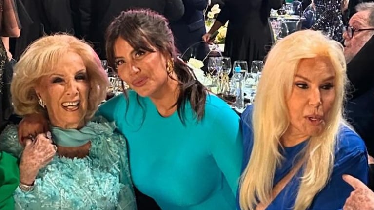 Wanda Nara, Susana Giménez y Mirtha Legrand en los Martín Fierro 2024 (Foto: Instagram /wanda_nara)