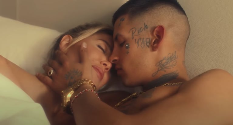 Wanda Nara y L-Gante, pura pasión en el videoclip de "El último romántico". (Foto: captura de YouTube)