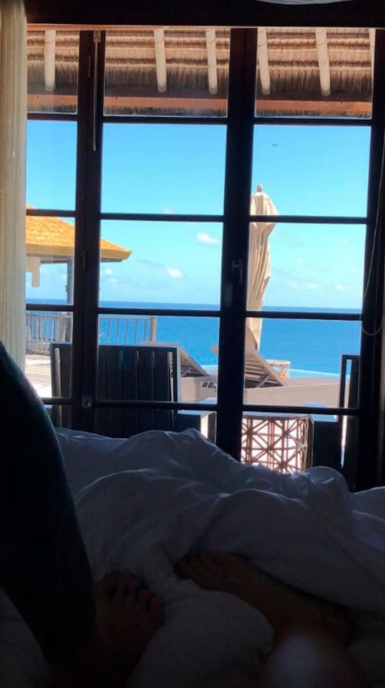 Wanda Nara y Mauro Icardi, apasionados en las islas Seychelles: mimos en la pileta y bikini sexy 