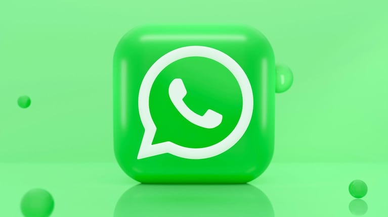 WhatsApp permite gestionar canales desde varios dispositivos móviles vinculados.
