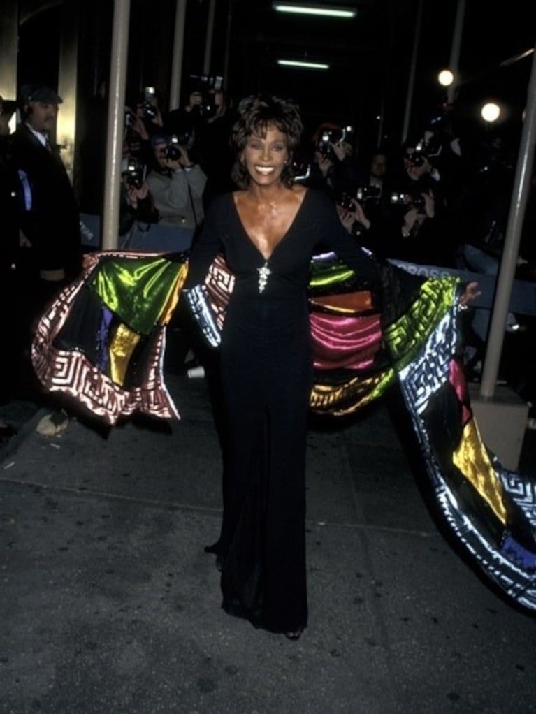 Whitney Houston: los atuendos más elegantes que usó