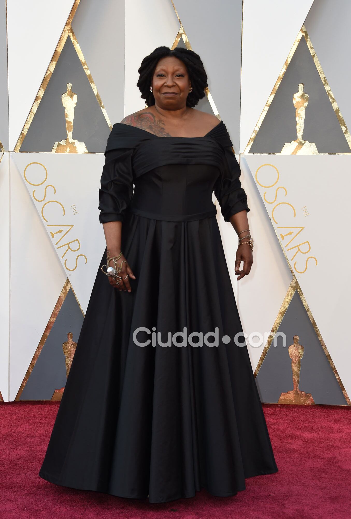 Whoppi Goldberg, muy sobria con su vestido negro (Fotos: AFP). 