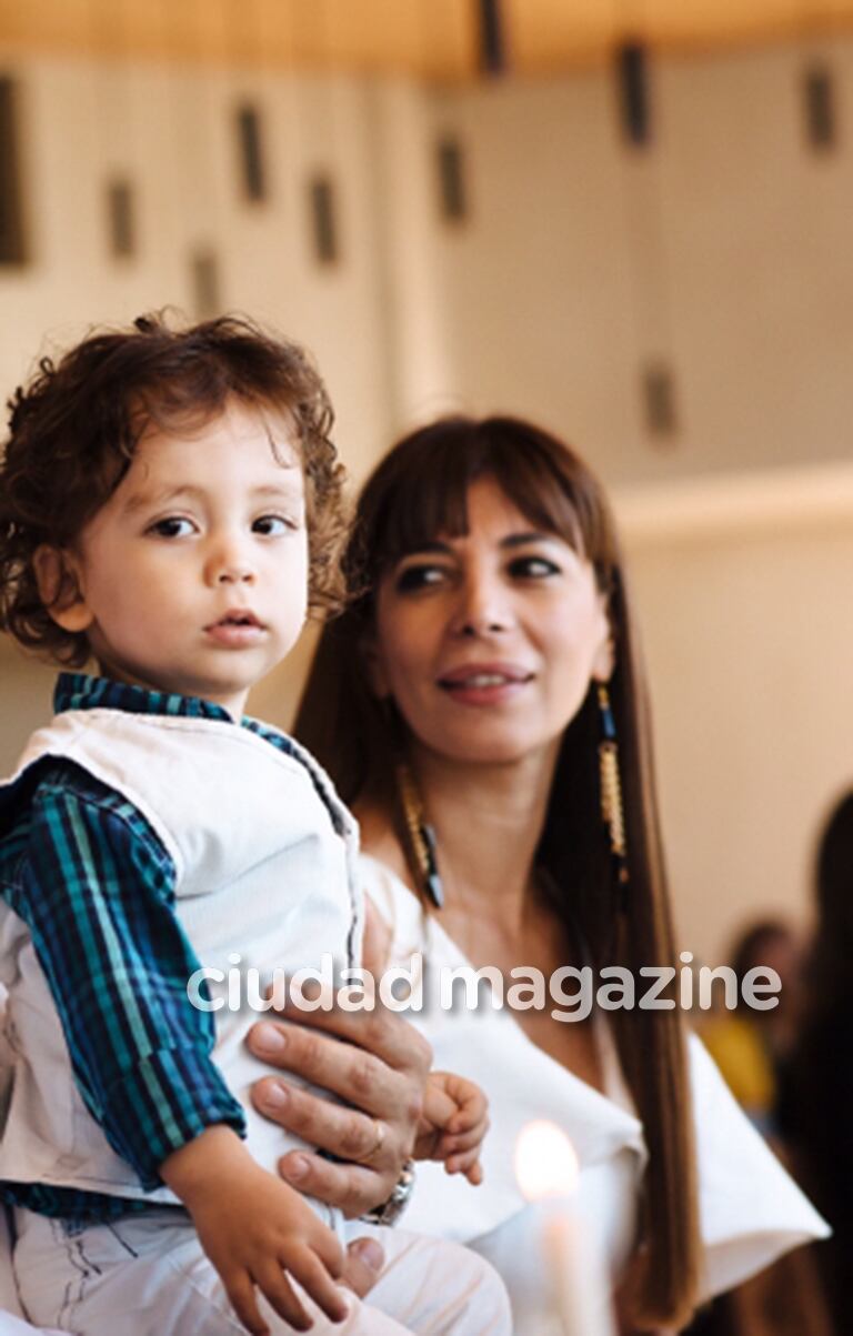 Ximena Capristo y Gustavo Conti bautizaron al pequeño Félix (Fotos: Álbum personal).