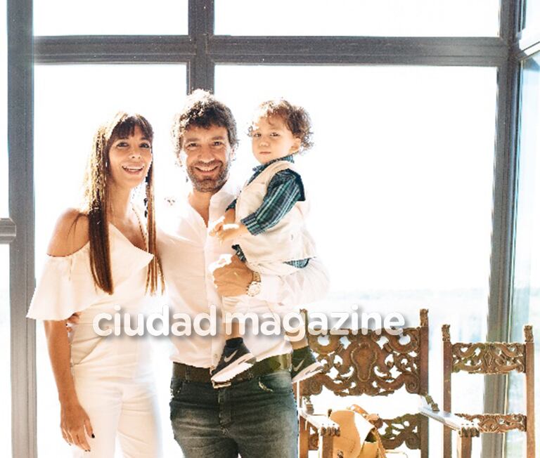 Ximena Capristo y Gustavo Conti bautizaron al pequeño Félix (Fotos: Álbum personal).