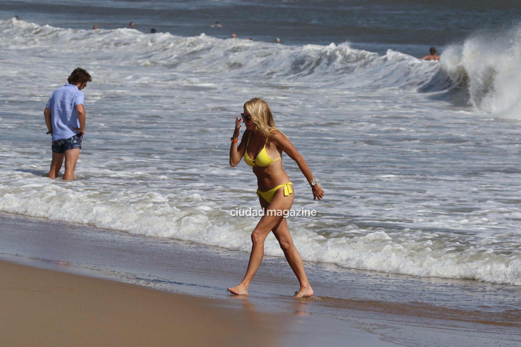 Yanina Latorre lució su lomazo en una bikini amarilla en Punta del Este (Fotos: GM Press).