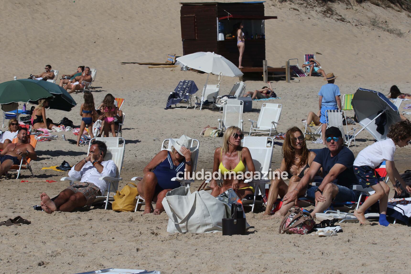 Yanina Latorre y Analía Franchín en una tarde amigas en Punta (Fotos: GM Press). 