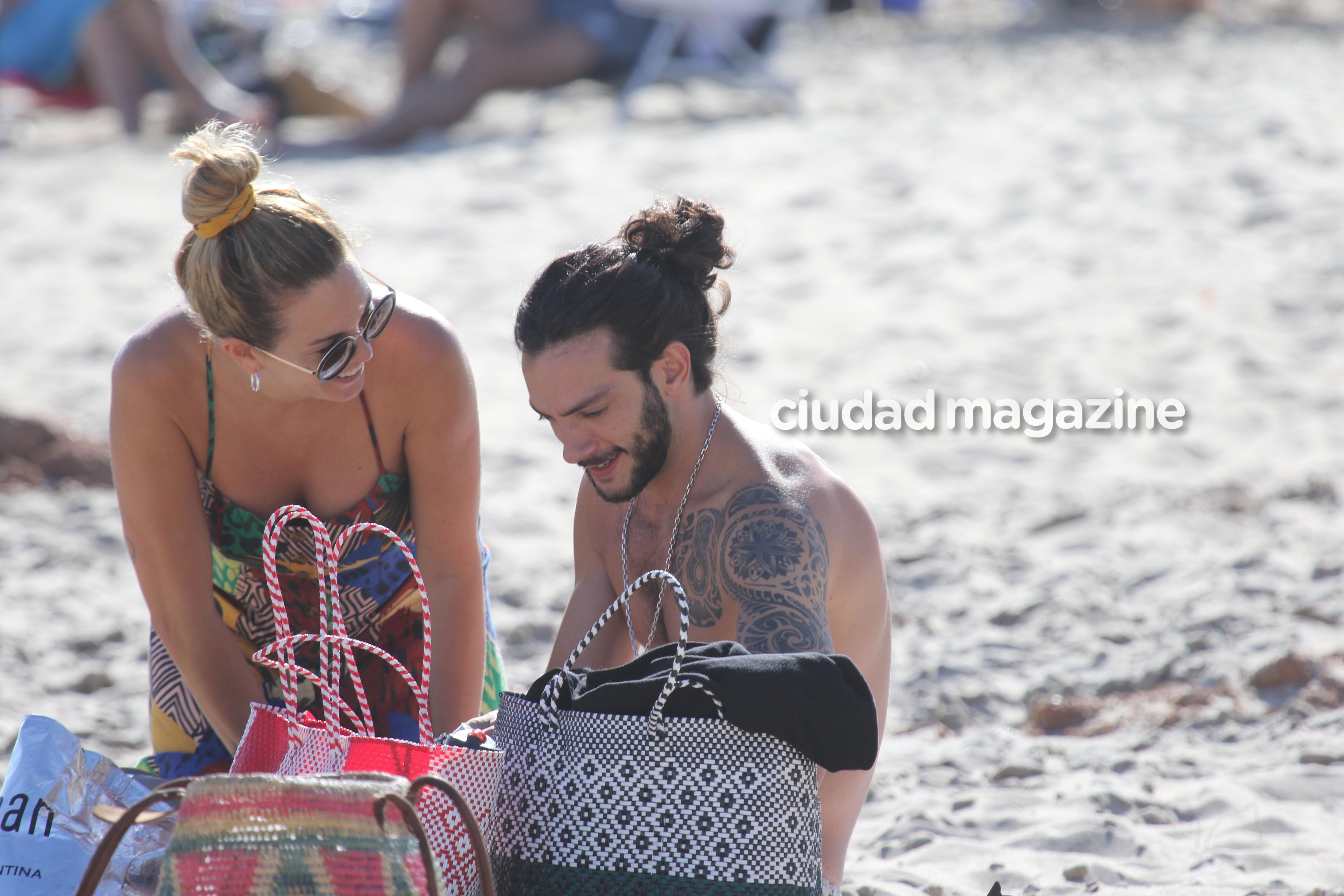 Yanina Screpante, muy acaramelada en las playas de Punta del Este (Fotos: Matías Souto/GM Press). 