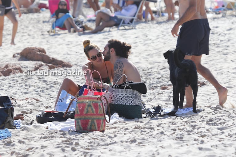 Yanina Screpante, muy acaramelada en las playas de Punta del Este (Fotos: Matías Souto/GM Press). 