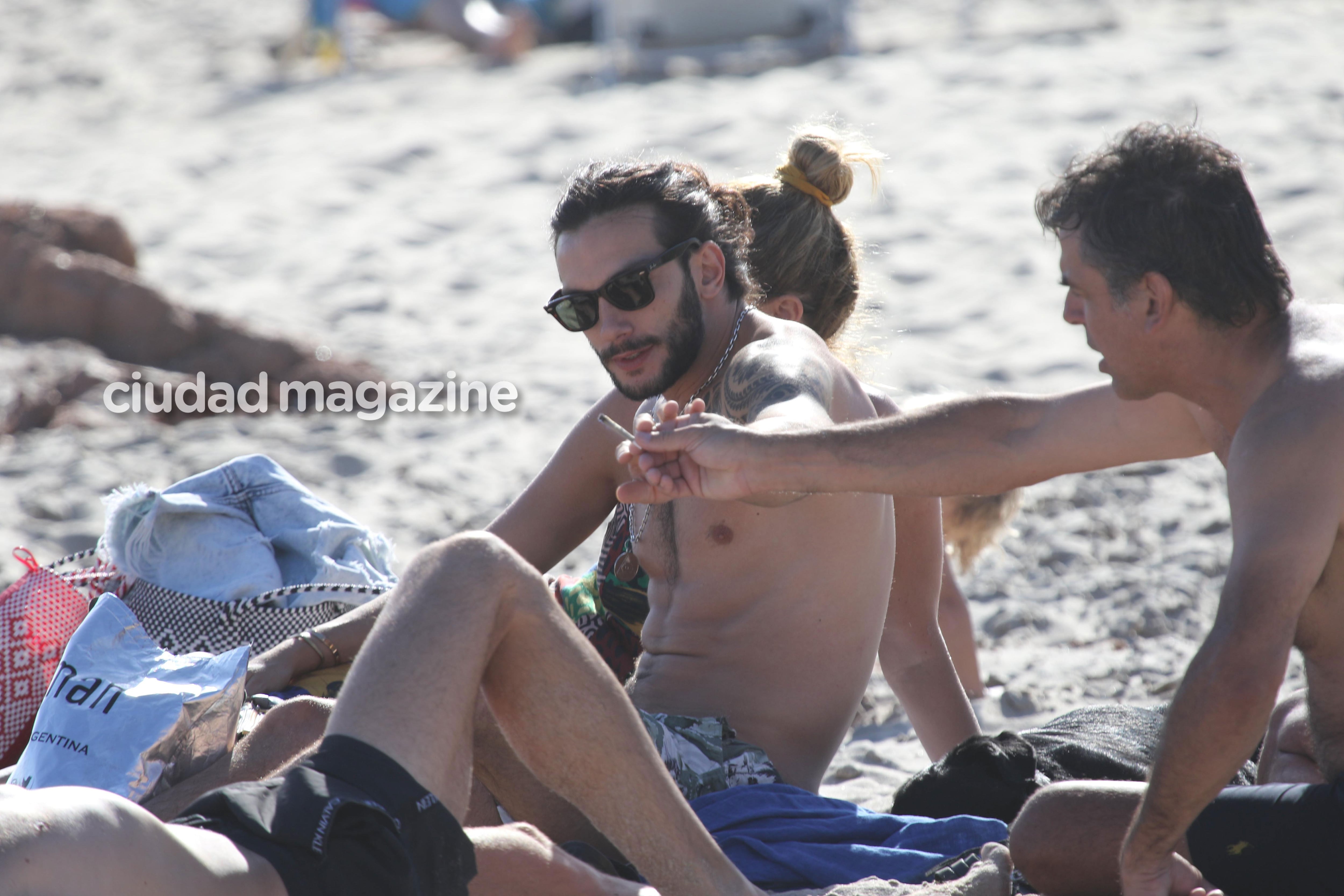 Yanina Screpante, muy acaramelada en las playas de Punta del Este (Fotos: Matías Souto/GM Press). 