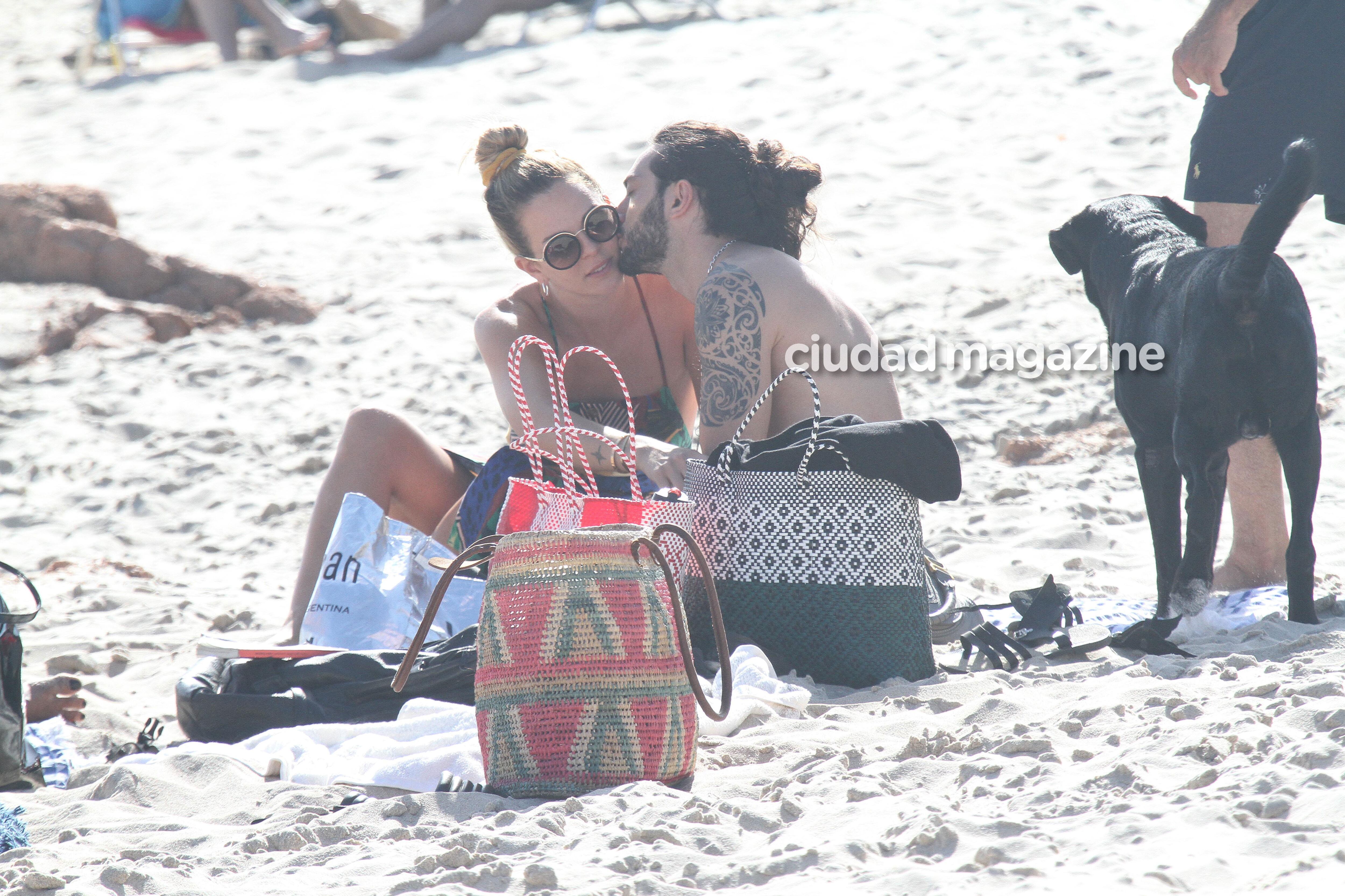 Yanina Screpante, muy acaramelada en las playas de Punta del Este (Fotos: Matías Souto/GM Press). 