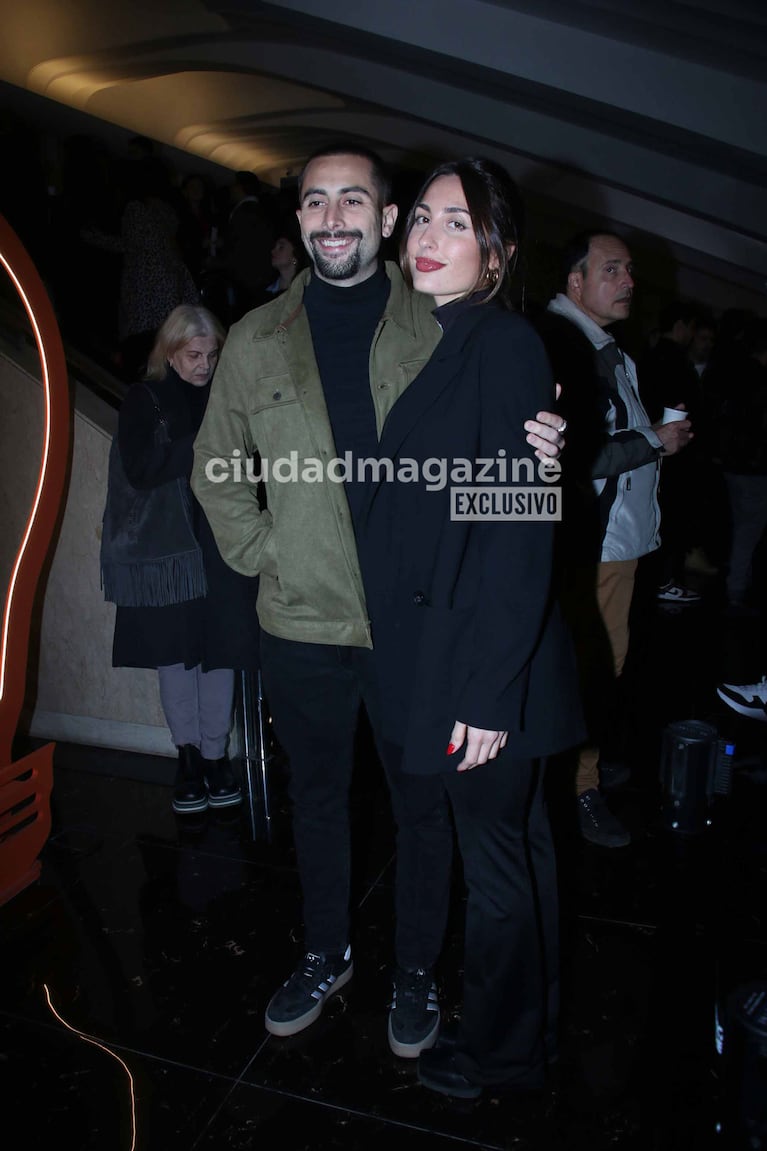 Yoyi Francella y su novio en el estreno de Motorhome (Foto: Movilpress).