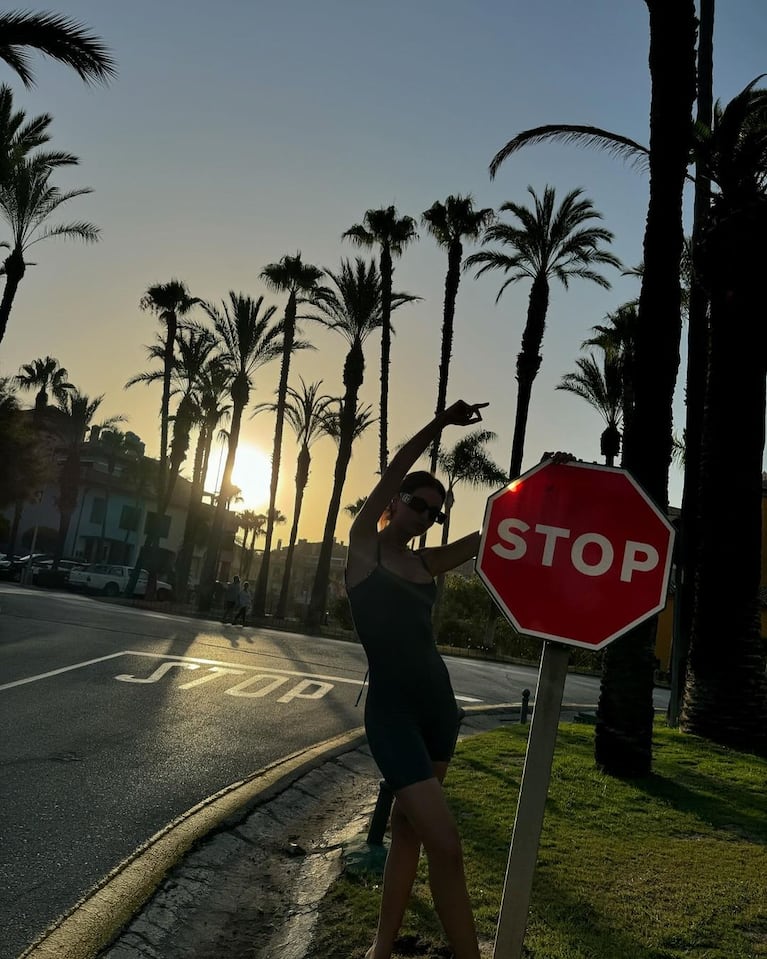 Zaira Nara paró el tránsito en España con una sesión de fotos para el infarto