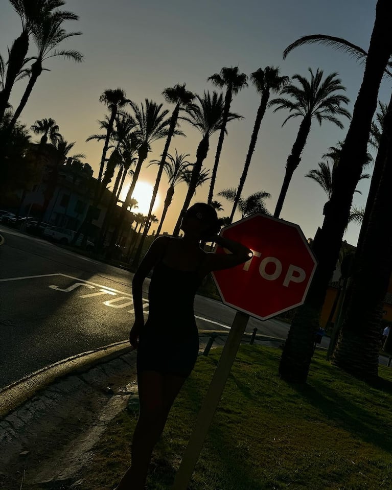 Zaira Nara paró el tránsito en España con una sesión de fotos para el infarto