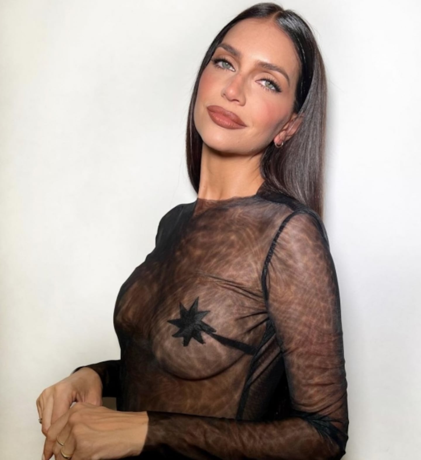 Zaira Nara se animó a un vestido con transparencias de alto voltaje: 