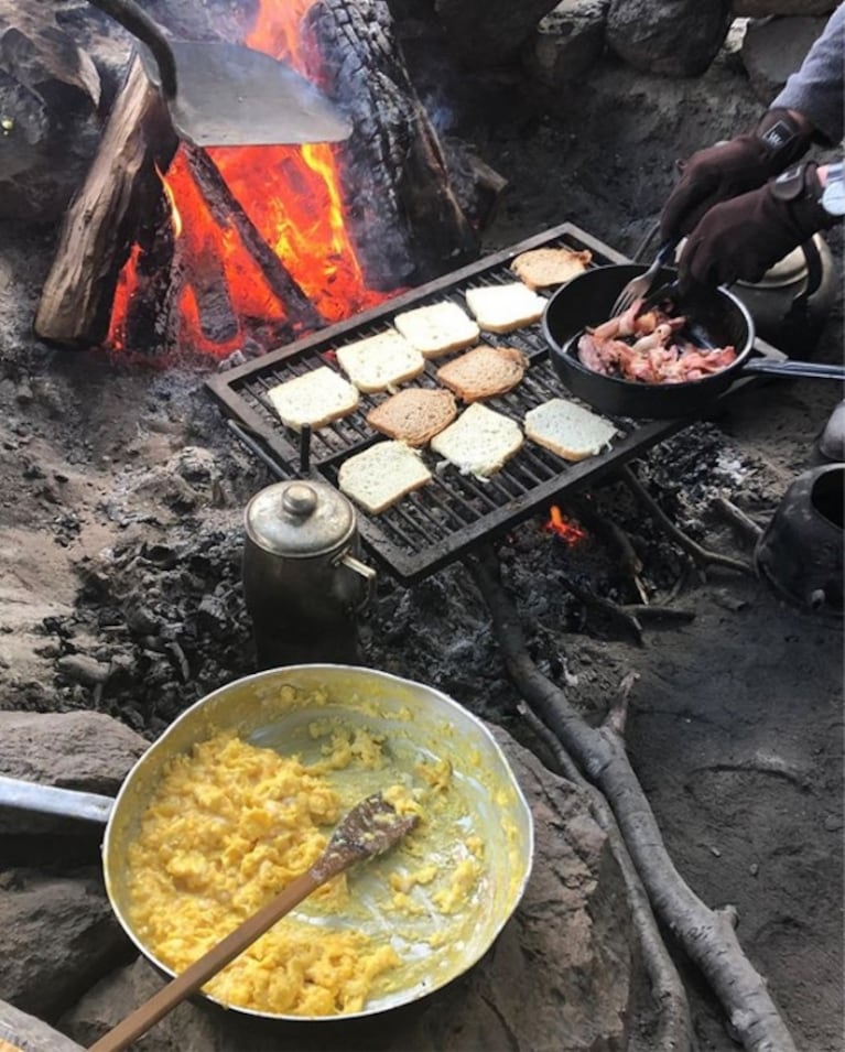 Zaira Nara y su "mañana campestre" en medio de la naturaleza, con Jakob von Plessen como chef: "¡Desayuno de montaña!"