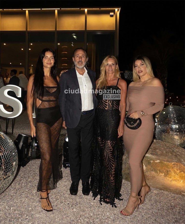 Zaira y Wanda Nara junto a Alejandro y Mercedes Ginevra. (Foto: RS)